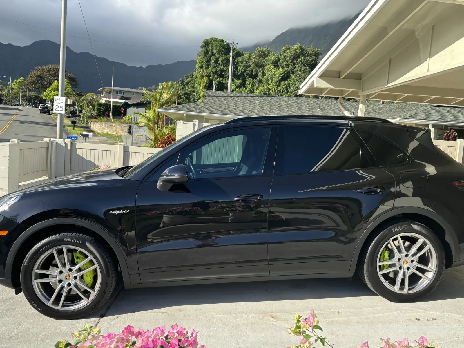Black Porsche Cayenne with showroom finish after 808 Auto Detail mobile detailing in Oahu